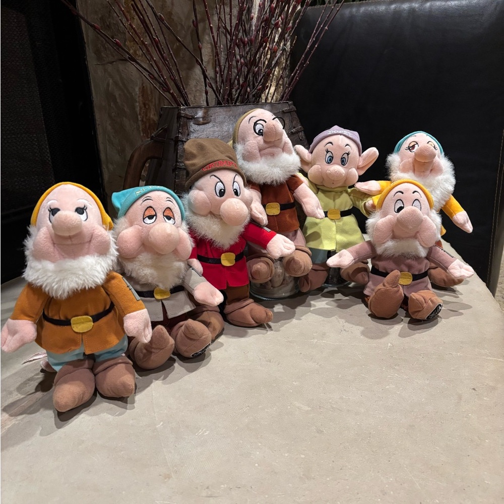 Snow White’s Seven DWARF’s  Disney World Resort Plush Toys - Picture 2 of 11